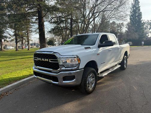 2022 RAM 2500 Big Horn Crew Cab 4x4 6'4' Box