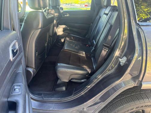 Granite Crystal Metallic Clearcoat 2018 Jeep Grand Cherokee Altitude