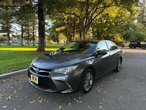 2016 Toyota Camry SE