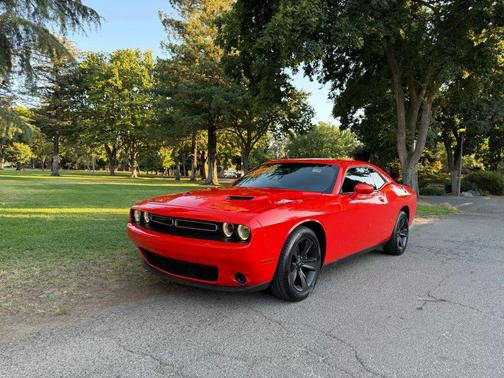 2017 Dodge Challenger SXT