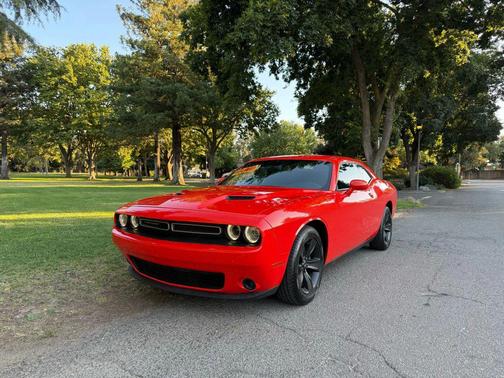 2017 Dodge Challenger SXT