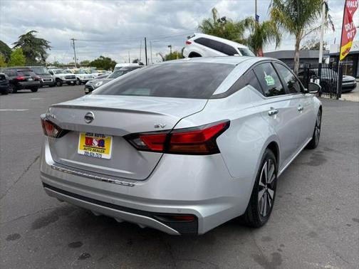 2021 Nissan Altima 2.5 SV