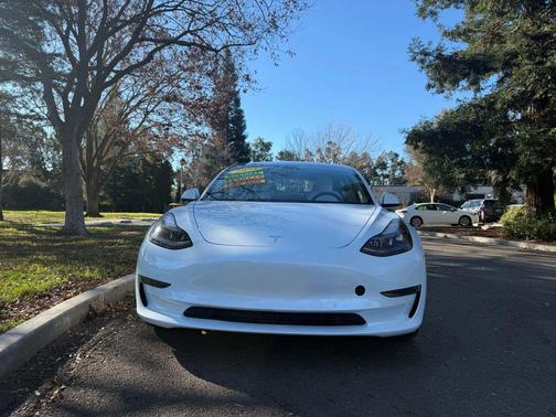 2022 Tesla Model 3 Standard Range