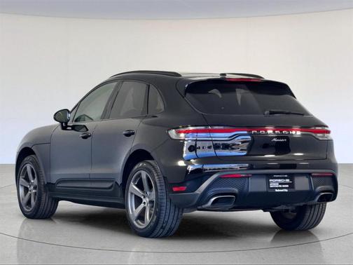 2025 Porsche Macan T