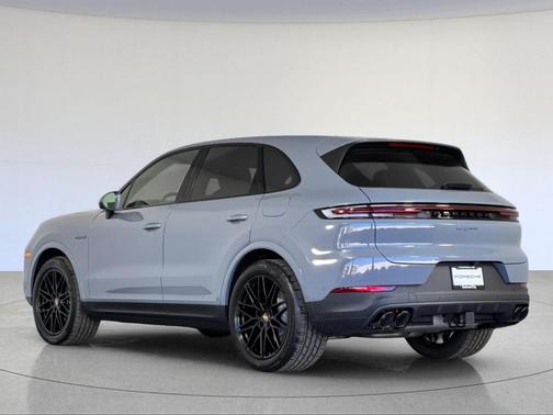 2026 Porsche Cayenne AWD