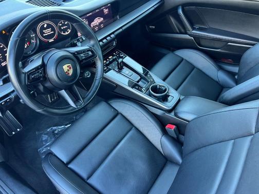 2021 Porsche 911 Carrera