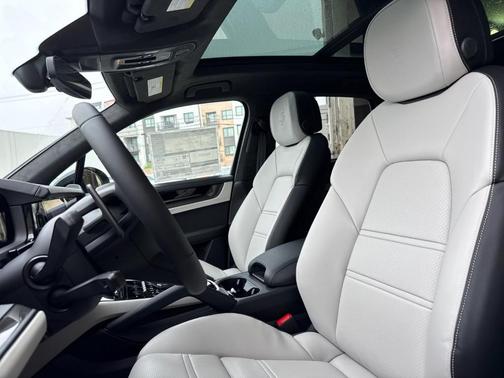 2026 Porsche Cayenne GTS