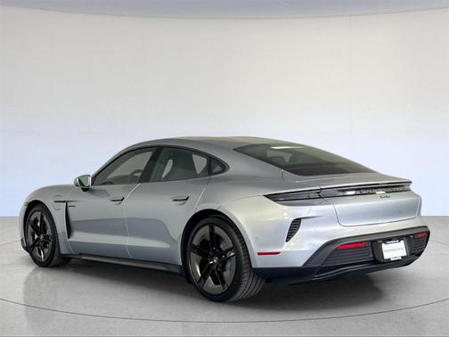 2025 Porsche Taycan Turbo