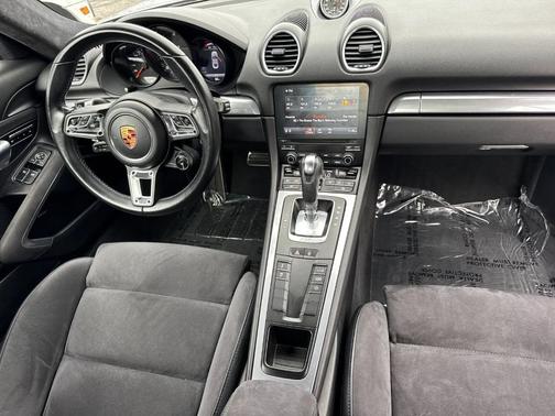 2018 Porsche 718 Cayman GTS