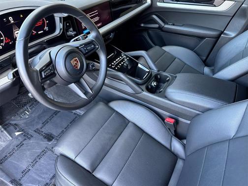 2024 Porsche Cayenne Base