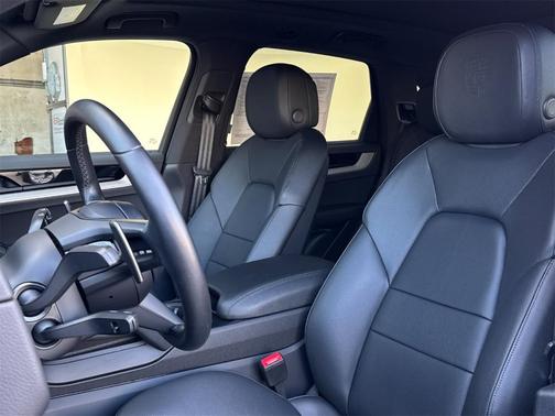 2024 Porsche Cayenne Base