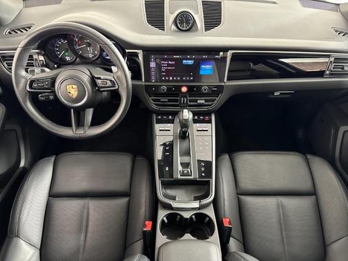 2024 Porsche Macan Base (PDK)