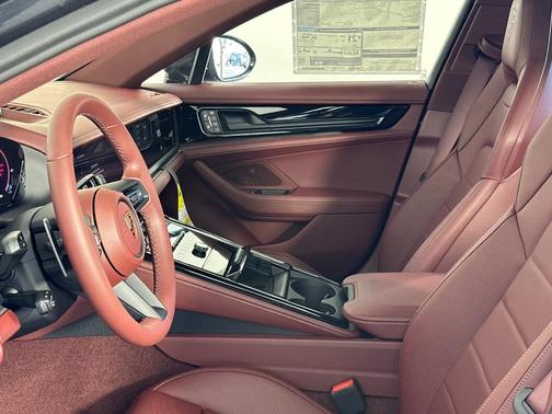 2025 Porsche Panamera Base