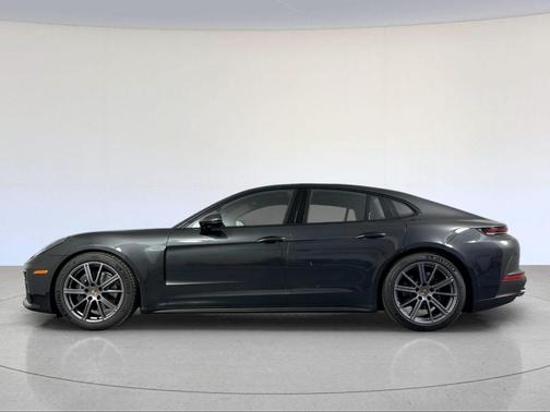 2025 Porsche Panamera Base