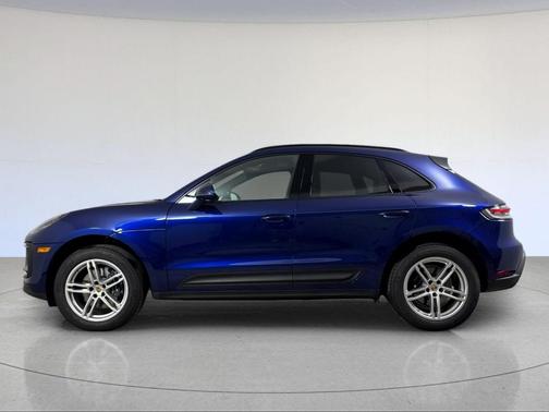 2024 Porsche Macan Base (PDK)
