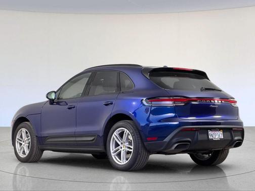 2024 Porsche Macan Base (PDK)