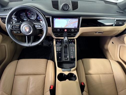 2024 Porsche Macan Base (PDK)