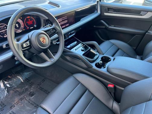2025 Porsche Cayenne Base