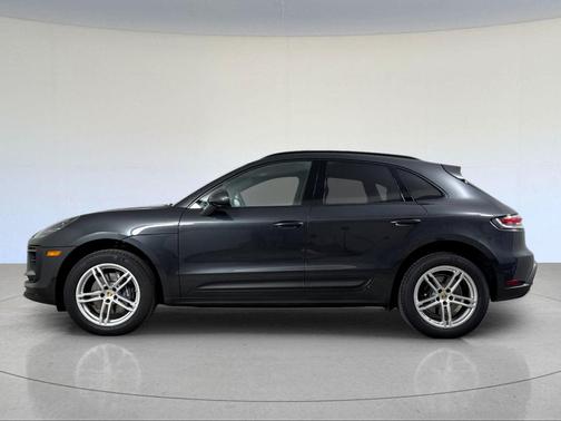 2024 Porsche Macan Base (PDK)
