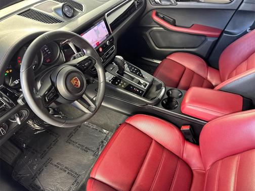 2022 Porsche Macan S