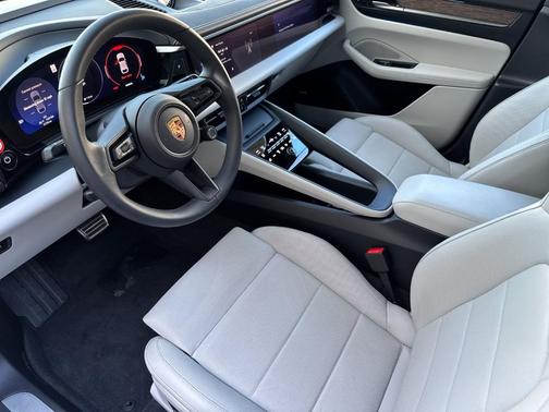 2025 Porsche Macan 4S