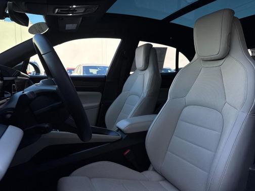 2025 Porsche Macan 4S