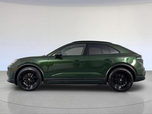 2025 Porsche Macan 4S