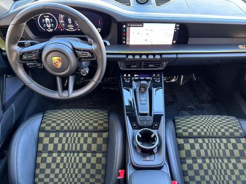 2026 Porsche 911 Carrera 4 GTS