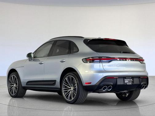 Dolomite Silver Metallic 2026 Porsche Macan