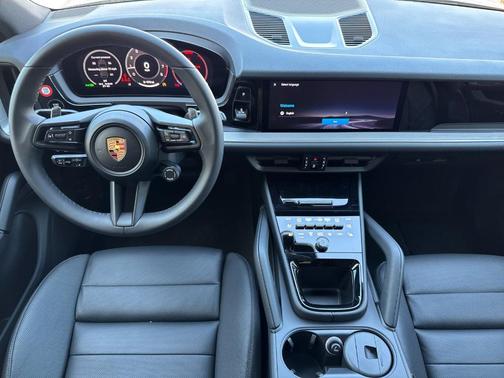 Chalk 2026 Porsche Cayenne Base