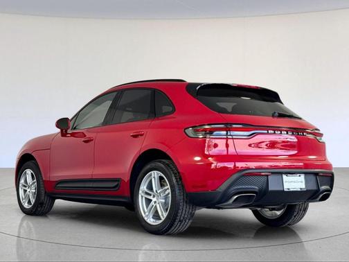 2026 Porsche Macan Base