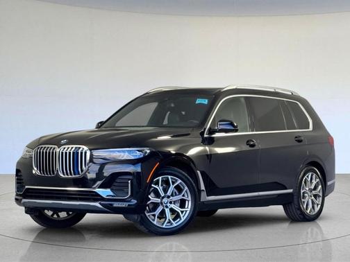Black Sapphire Metallic 2021 BMW X7 xDrive40i