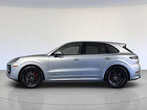 2026 Porsche Cayenne GTS