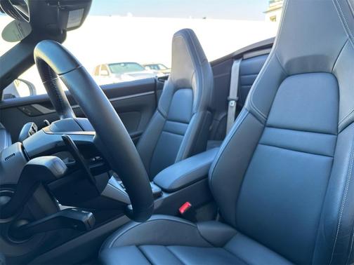 2025 Porsche 911 Carrera