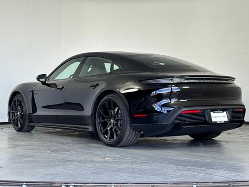 2026 Porsche Taycan GTS