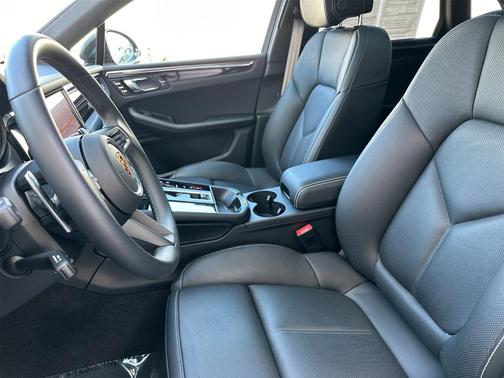 2024 Porsche Macan T