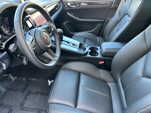 2024 Porsche Macan T