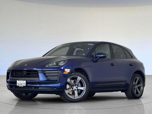 Gentian Blue Metallic 2026 Porsche Macan