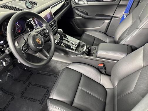 2024 Porsche Macan T