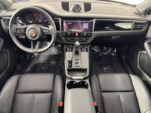 2024 Porsche Macan T