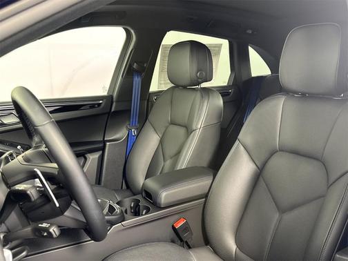 2024 Porsche Macan T