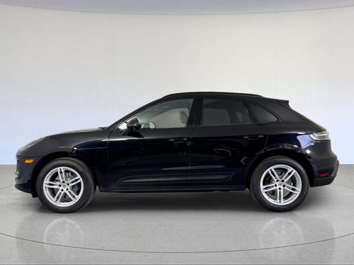 Jet Black Metallic 2023 Porsche Macan
