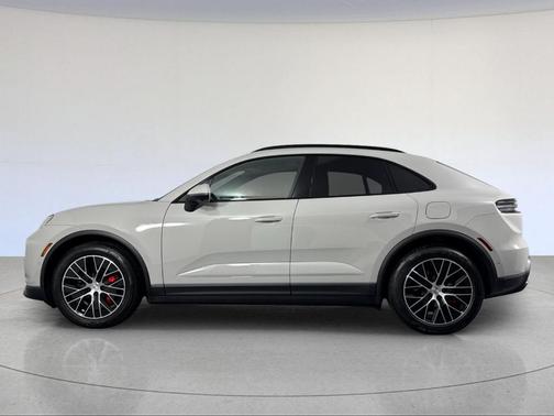 2026 Porsche Macan 4S