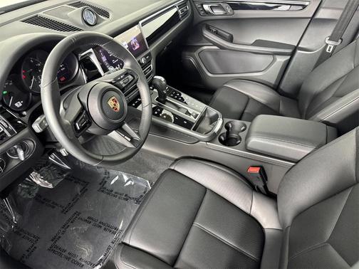 2024 Porsche Macan T