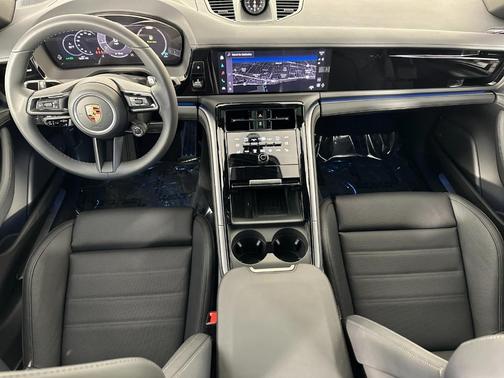 2025 Porsche Panamera Base