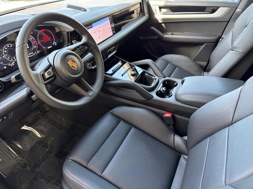 2026 Porsche Cayenne Base