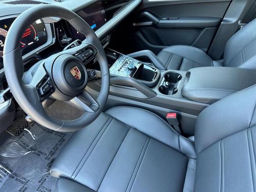 2025 Porsche Cayenne AWD