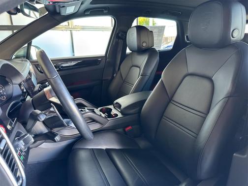 2023 Porsche Cayenne 