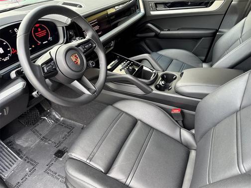 2025 Porsche Cayenne Base