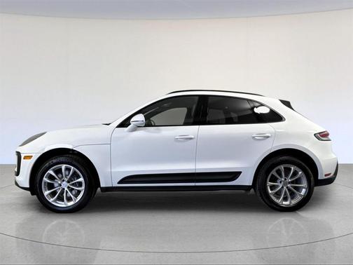 2025 Porsche Macan T